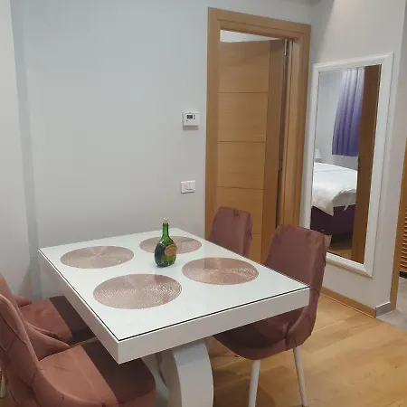 Kristal Kalman Apartment *